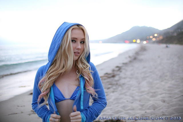 Samantha Rone String Bikini Comes Off For A Fucking!
