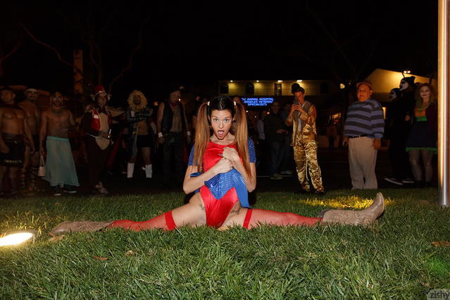 Tracy Mitchell Public Halloween Diaries!