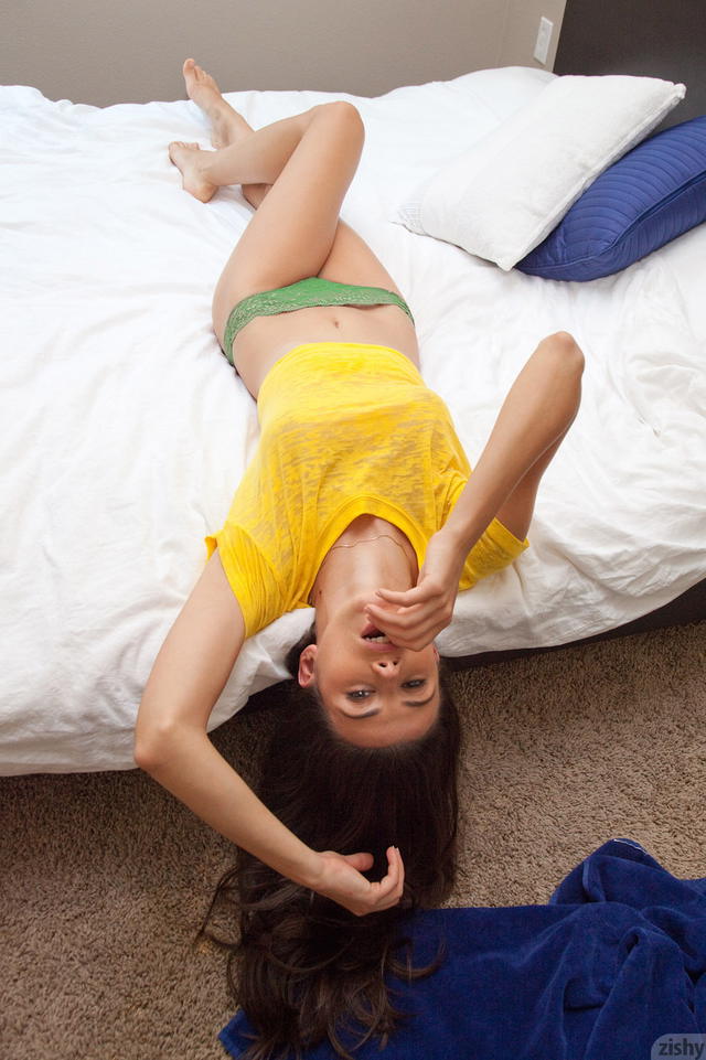 Come Check Out The Sexy Brunette Lavi Neagu!
