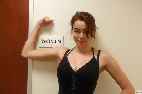 Zishy - Sabrina Lynn, Toned Sexy Red Head! - photo 3 of 8