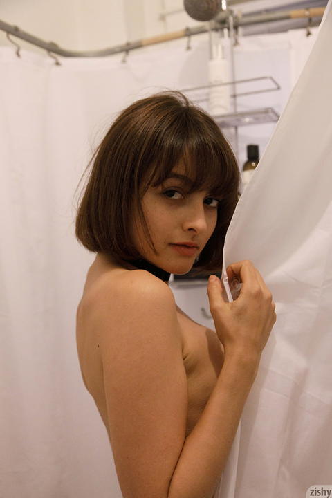 Zishy - Basil Navas Convincing Lies And Naked Pictures! - photo 4 of 8