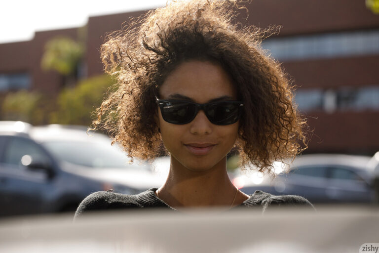 Zishy - Desiree Jacobsen Lose Your Razor! - photo 1 of 1