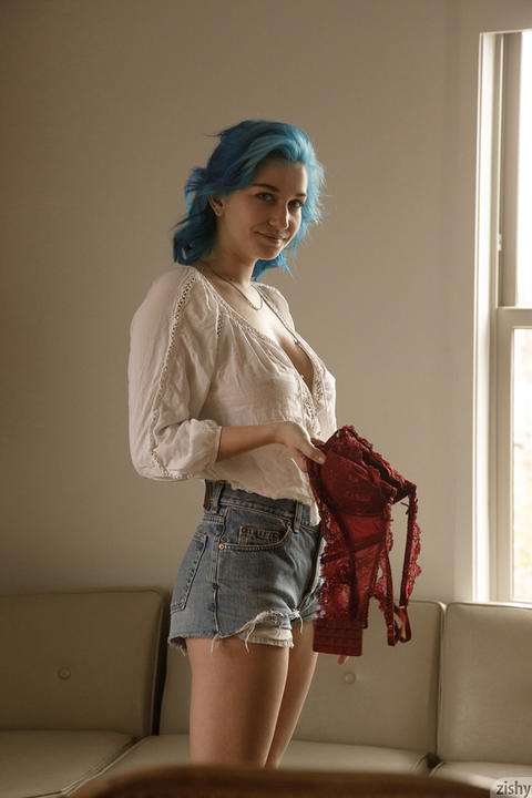 Zishy - Skye Blue Soft Blue Is A Tease! - photo 1 of 1