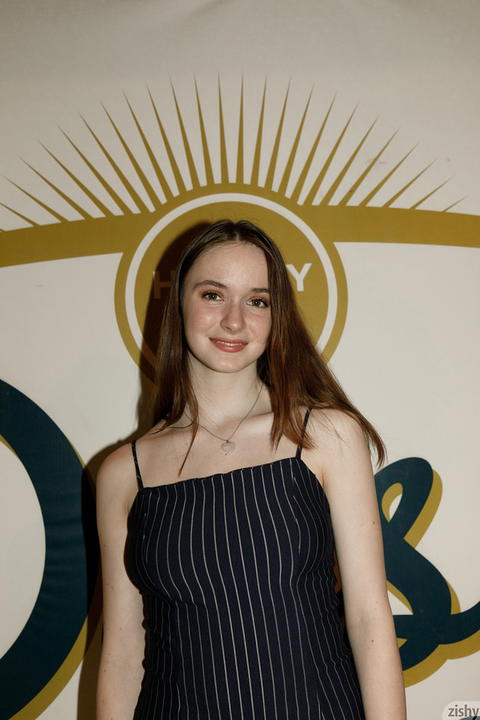 Zishy - Hazel Moore Midnight At The Oasis! - photo 1 of 8