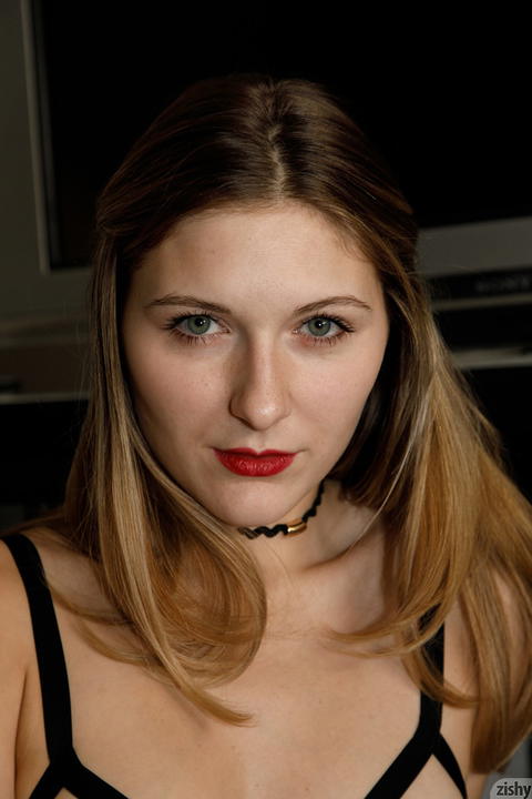 Zishy - Katie Darling Always Learning Pics! - photo 7 of 8
