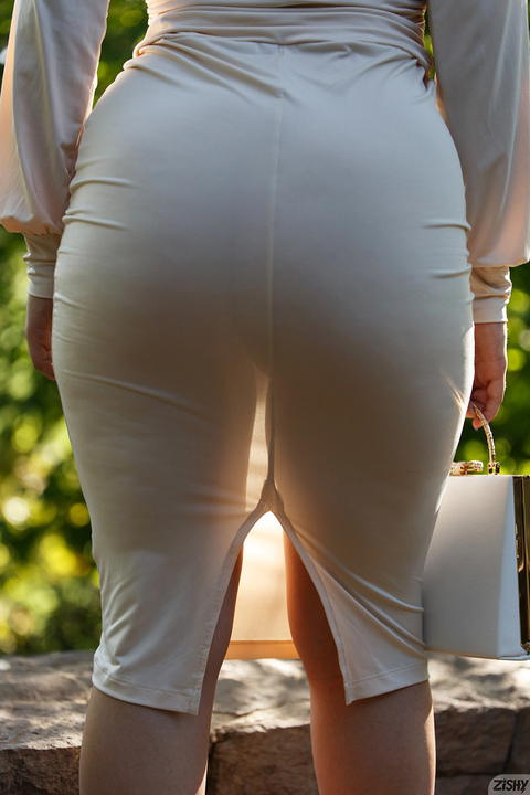 Zishy - Lady Noire Buttanical Garden Pics! - photo 2 of 8