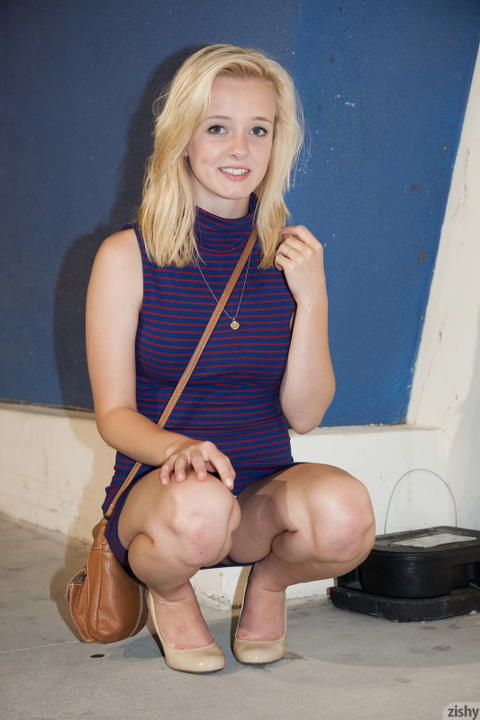 Zishy - Kenze Thomas Flashing Us At The Mall! - photo 3 of 12