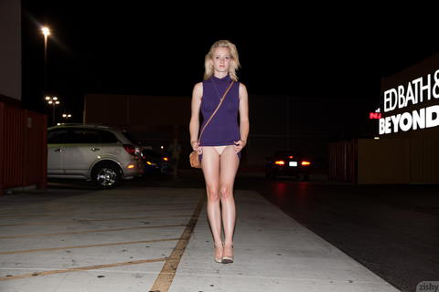 Zishy - Kenze Thomas Flashing Us At The Mall! - photo 6 of 12