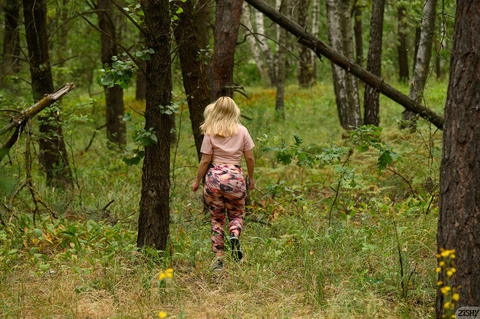 Zishy - Bianca Bell Has A Picnic! - photo 1 of 8