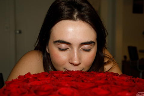 Zishy - Tyla Jessop Be My Valengine! - photo 1 of 8