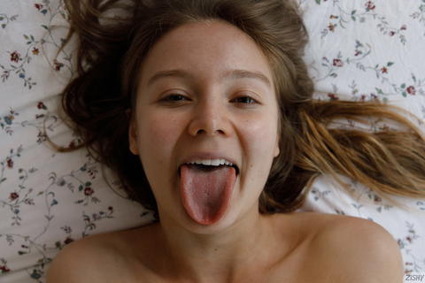 Zishy - Isabella Herzog Human Cake! - photo 3 of 8