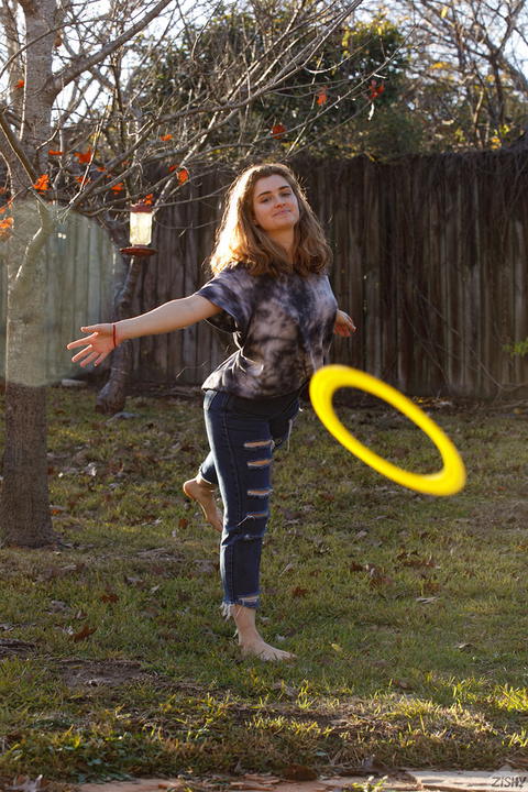 Zishy - Greta Yarbrough The Casual Smoker! - photo 2 of 14