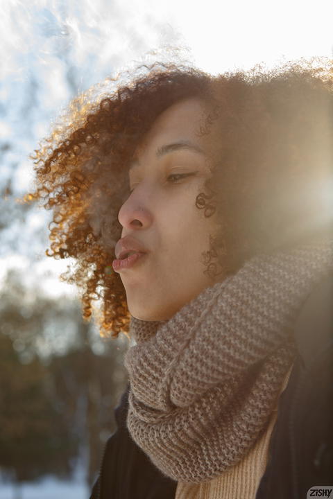 Zishy - Solana Bardell On First Snow Pic’s! - photo 1 of 1
