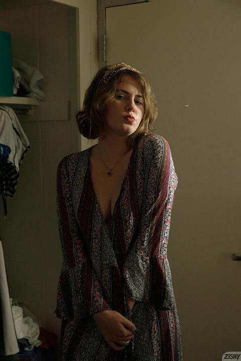 Zishy - Korinne Peterjik More Dorm Drama. - photo 1 of 8