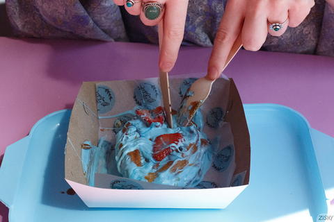 Zishy - Victoria Ramos Has Ridiculous Desserts! - photo 5 of 8