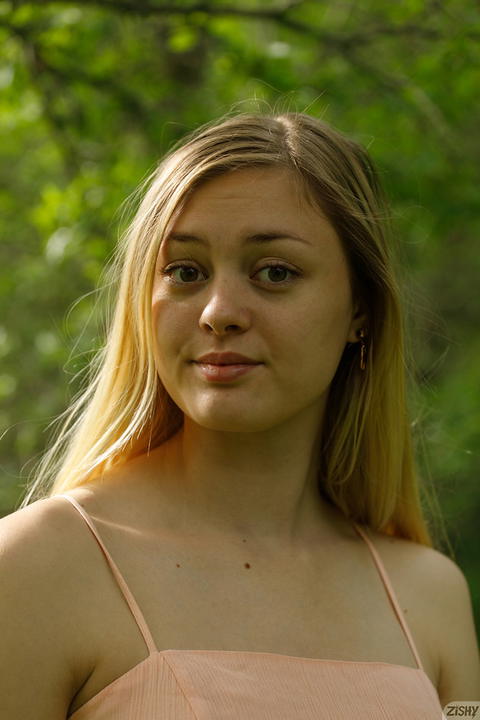 Zishy - Amber Moore In Whitetail Trail! - photo 5 of 8