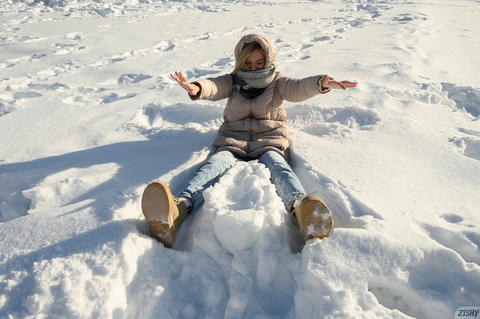 Zishy - Lana Lane Snow Angels 1. - photo 2 of 8