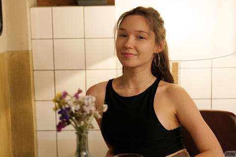 Zishy - Sayah Heaney Euro Dating Pic’s! - photo 1 of 8