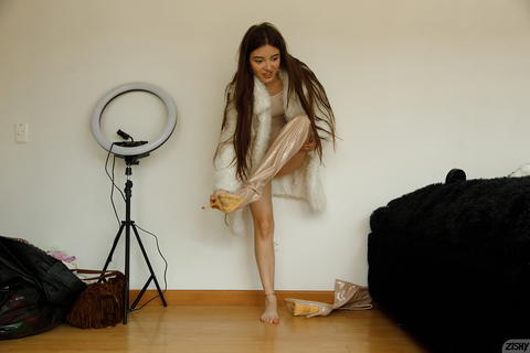 Zishy - Roselina Andee, Shero Girls! - photo 1 of 1