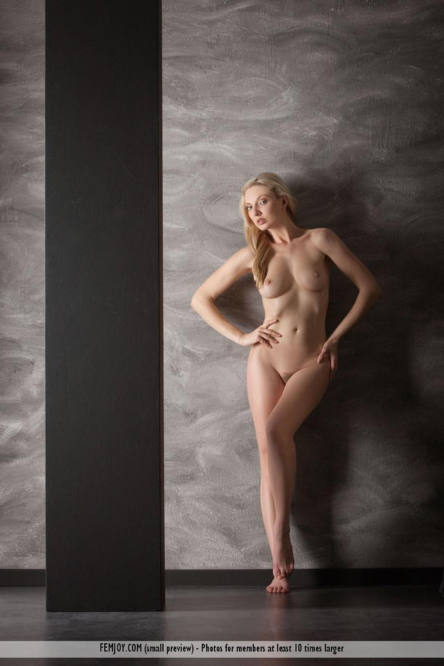 Tamie Shows Off Her Super Model Type Body!