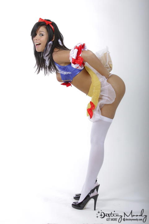 Destiny Moody - Destiny Moody Princess Cosplay Pictures! - photo 9 of 16