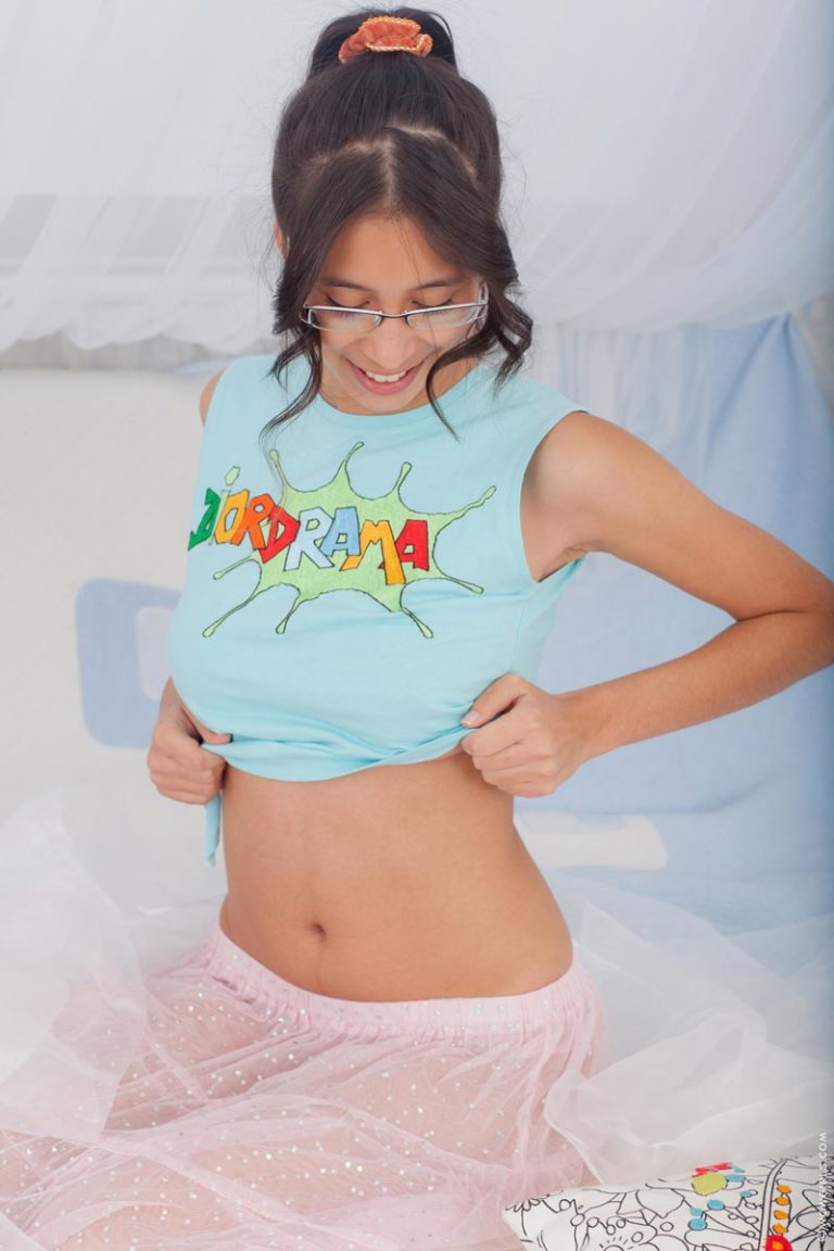 Paula Shy - Paula Shy Has Really Sexy Babes! - photo 1 of 1