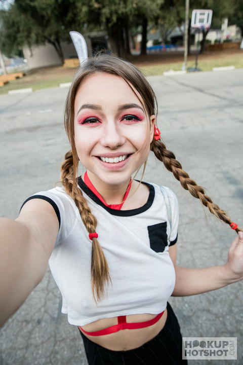 Taylor Sands - Taylor Sands Hookup Hotshots Porn Pictures! - photo 1 of 1