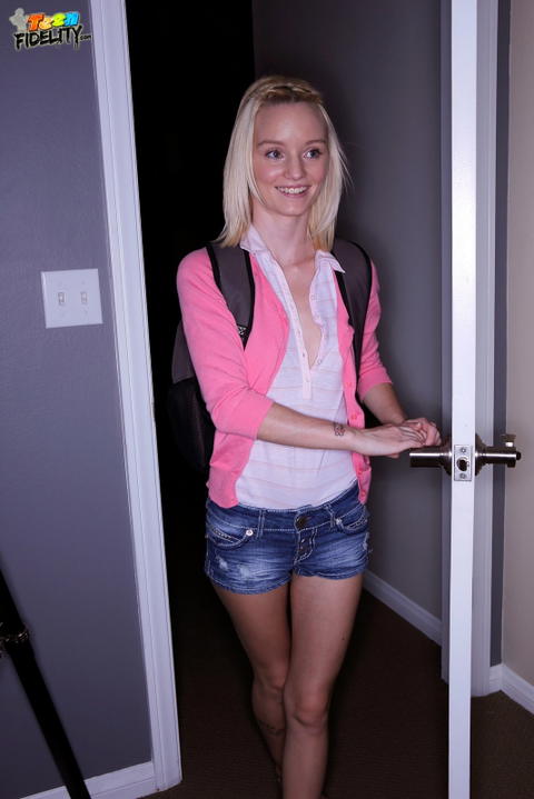 Sammie Daniels - Sammie Daniels Hooks Up With Ryan Madison! - photo 1 of 1