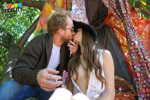 Willow Hayes - Willow Hayes Has Ryan Madison Fucking Her While Under A Tree! - photo 6 of 24