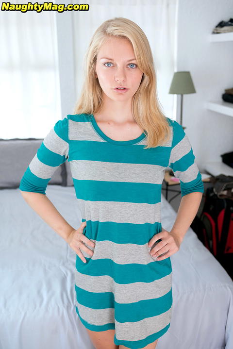Alli Rae - Alli Rae Lets Jmac Eat Her Out! - photo 1 of 1