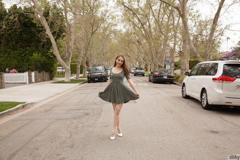 Nickey Huntsman - Nickey Huntsman Flashing Flesh While Out In LA! - photo 2 of 8