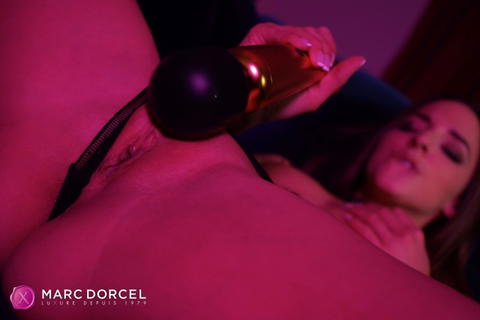 Amirah Adara - Amirah Adara And Anissa Kate In Lingerie Fucking Each Other! - photo 5 of 22
