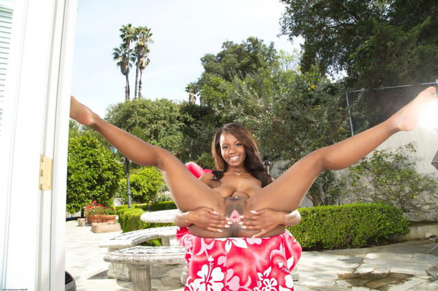 Lets Start Off With Jezabel Vessir In Her Bikini!