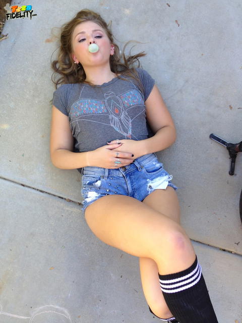 Melissa May - Melissa May Behind The Scenes Pictures From Her Shoot With Teenfidelity! - photo 24 of 24