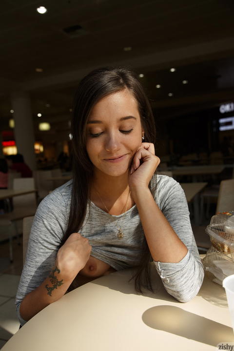 Gia Paige - Gia Paige At The Mall Flashing A Bit! - photo 1 of 1