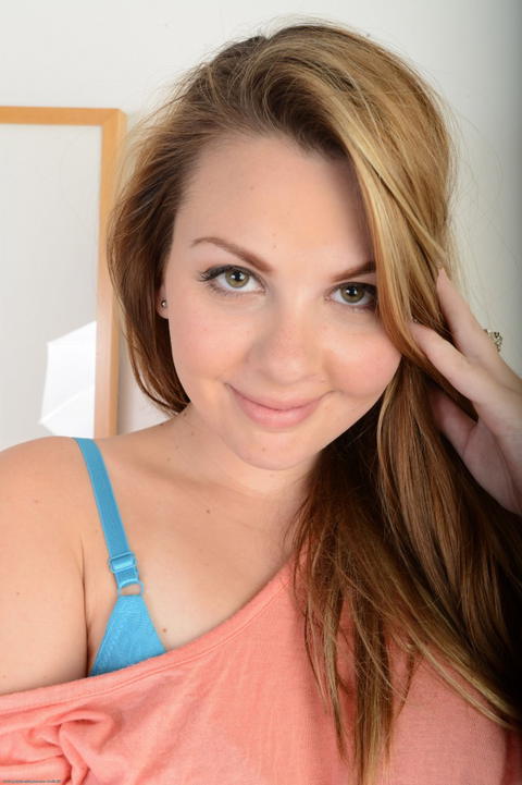 Caley Hayes - Caley Hayes Is Just Dying To Show Off! - photo 1 of 1