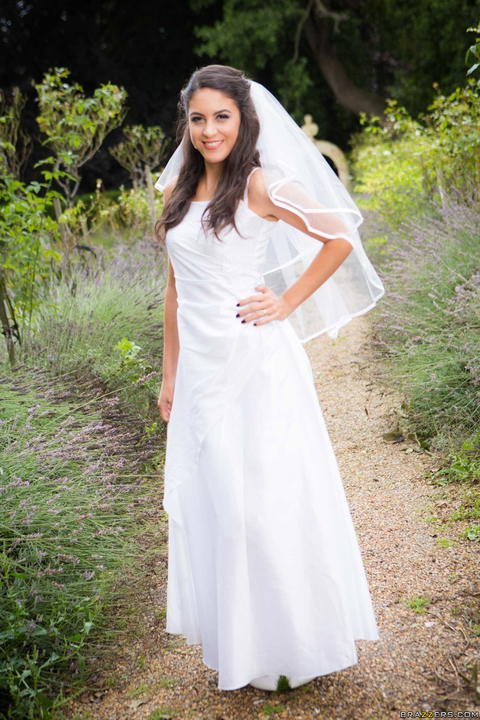 Carolina Abril - Carolina Abril Has The Sexy MILF Leigh Helping Her Have Sex On Her Wedding Day! - photo 1 of 1