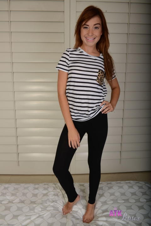 Kaylee Haze - Kaylee Haze Teasing Us In Her Tight Yoga Pants! - photo 1 of 1