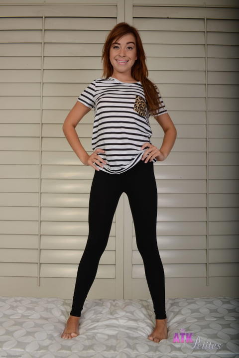 Kaylee Haze - Kaylee Haze Teasing Us In Her Tight Yoga Pants! - photo 1 of 1
