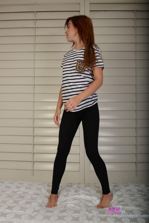 Kaylee Haze - Kaylee Haze Teasing Us In Her Tight Yoga Pants! - photo 1 of 1