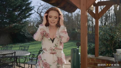 Ella Hughes - Ella Hughes Is Fucking The Mailman Thru The Door Slot! - photo 1 of 24