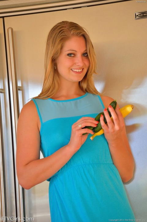 Veronica Weston - Veronica Weston Is Fucking Her Asshole And Pussy With A Few Cucumbers! - photo 1 of 15