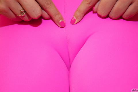 Veronica Weston - Veronica Weston Teasing In Her Pink Yoga Pants! - photo 1 of 1