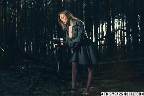 This Years Model - Aislin All Nude Out Out On The Woods! - photo 2 of 15