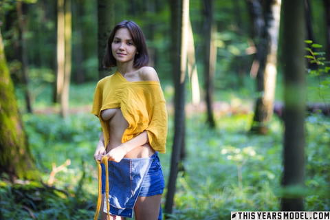 This Years Model - Lara Maiser Nude In The Woods! - photo 4 of 15