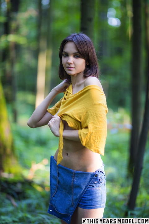 This Years Model - Lara Maiser Nude In The Woods! - photo 5 of 15