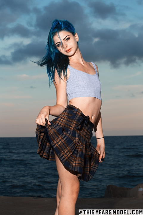 This Years Model - Ivy Blue Gets All Nude By The Ocean! - photo 1 of 15