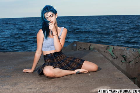 This Years Model - Ivy Blue Gets All Nude By The Ocean! - photo 3 of 15