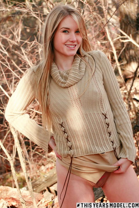 This Years Model - Jewel Out In The Woods Looking Very Sexy! - photo 10 of 15