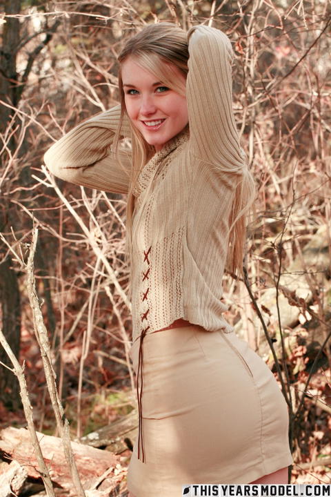 This Years Model - Jewel Out In The Woods Looking Very Sexy! - photo 5 of 15